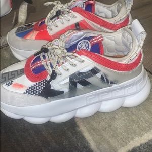 Versace chain reaction